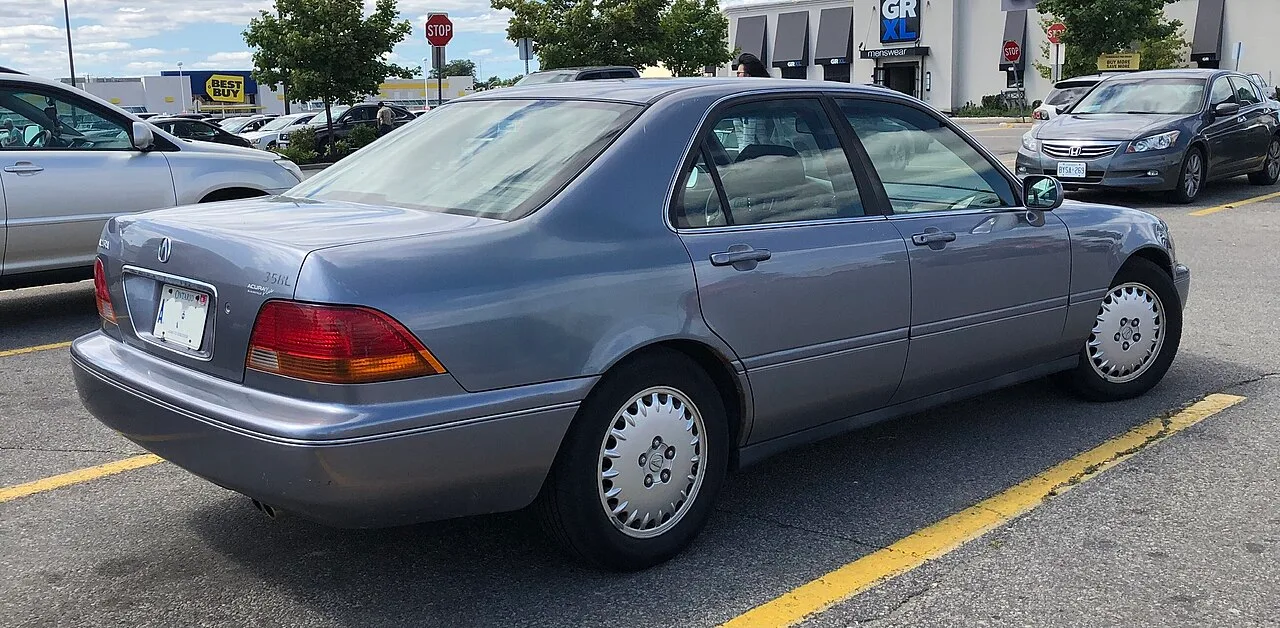 Acura RL, side