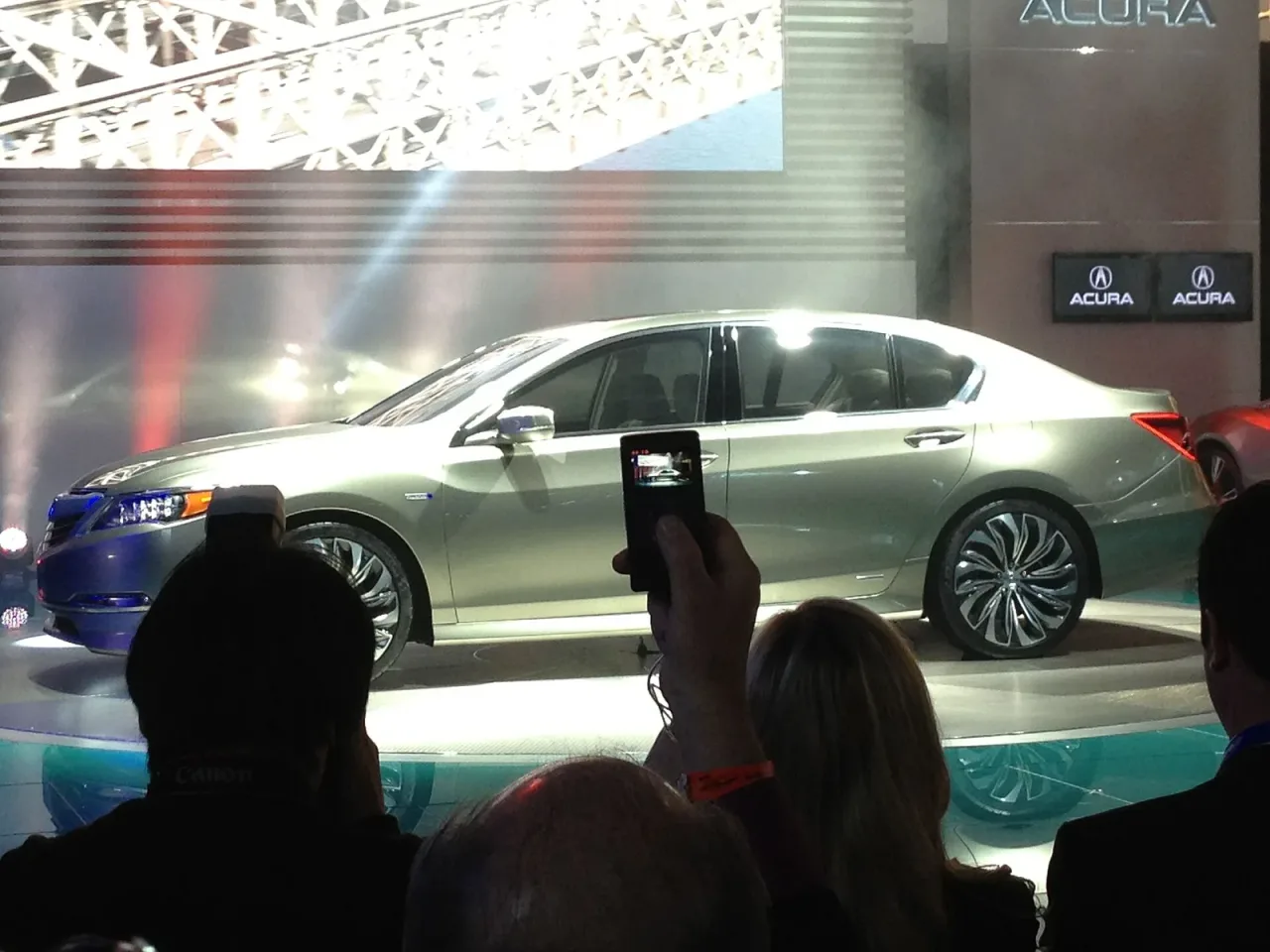 Acura RLX, side