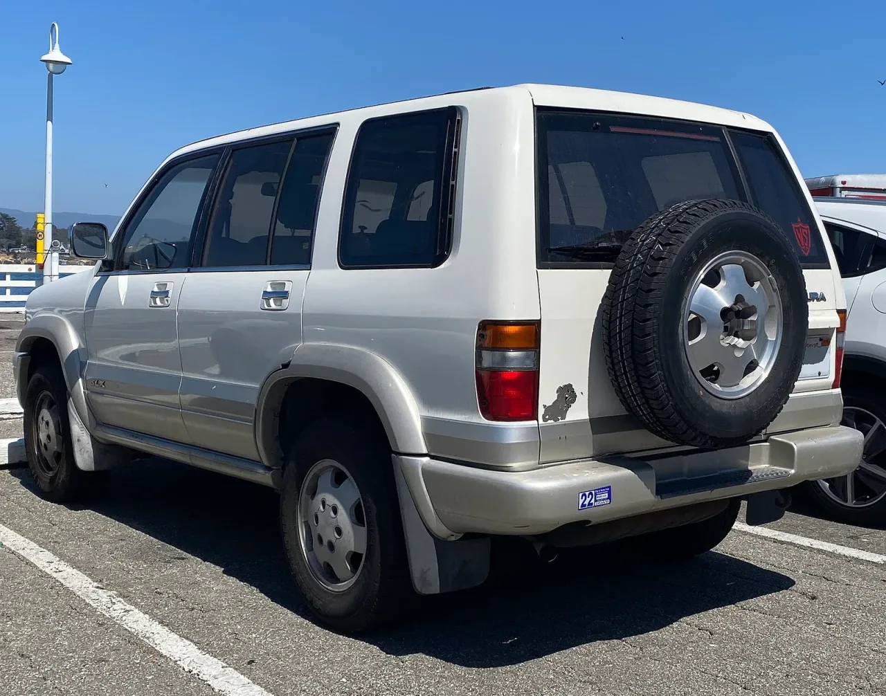 Acura SLX, rear