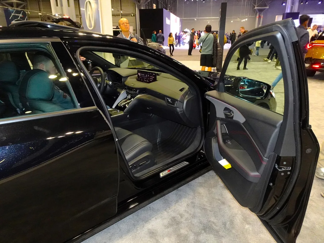 Acura TLX, side