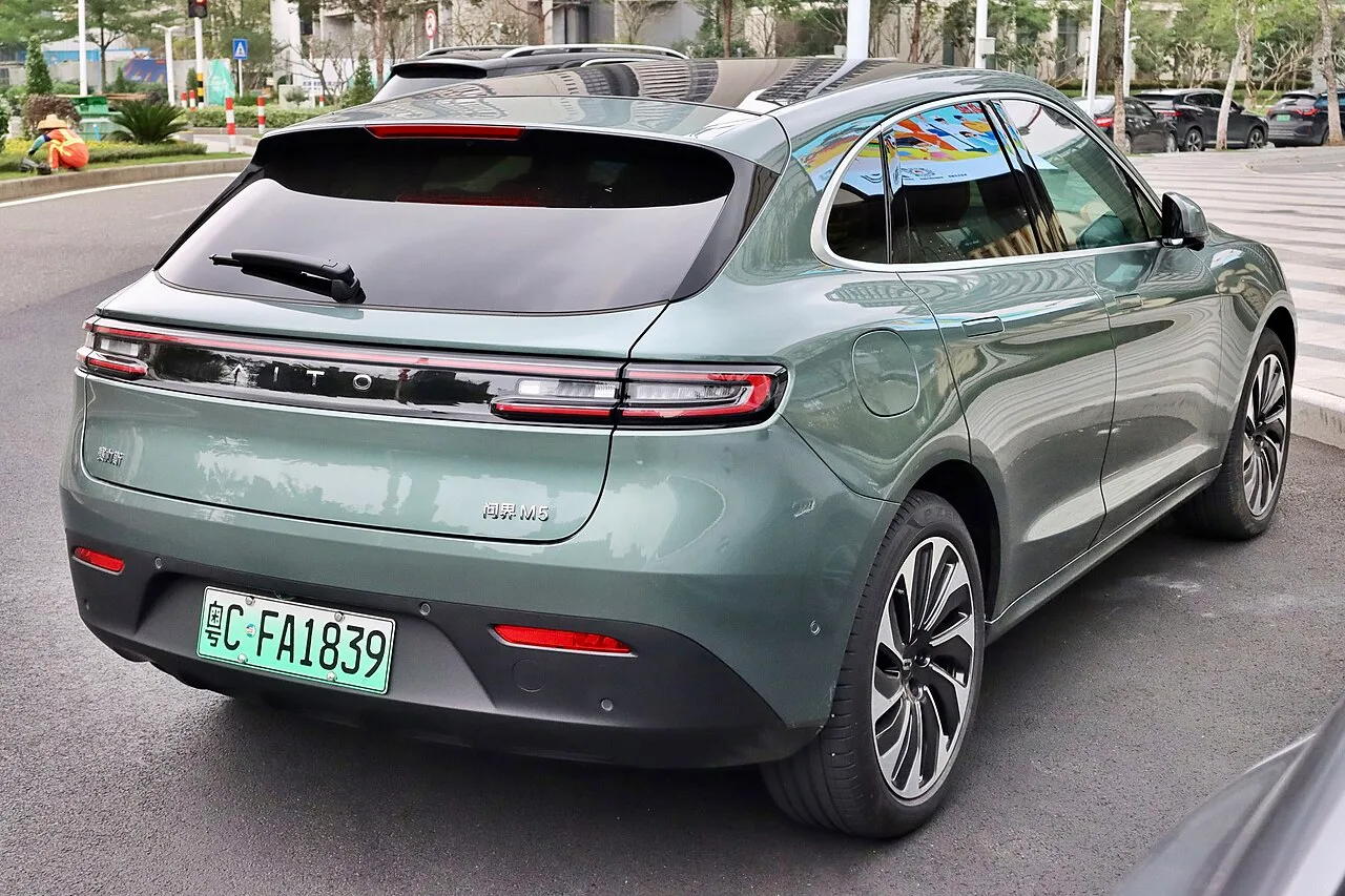 AITO M5, rear