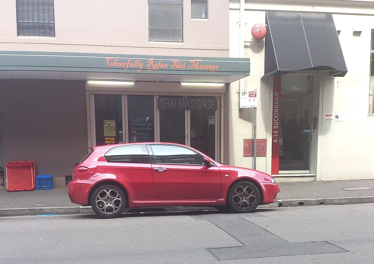 Alfa Romeo 147, side