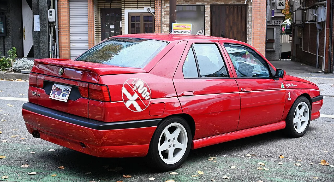 Alfa Romeo 155, rear
