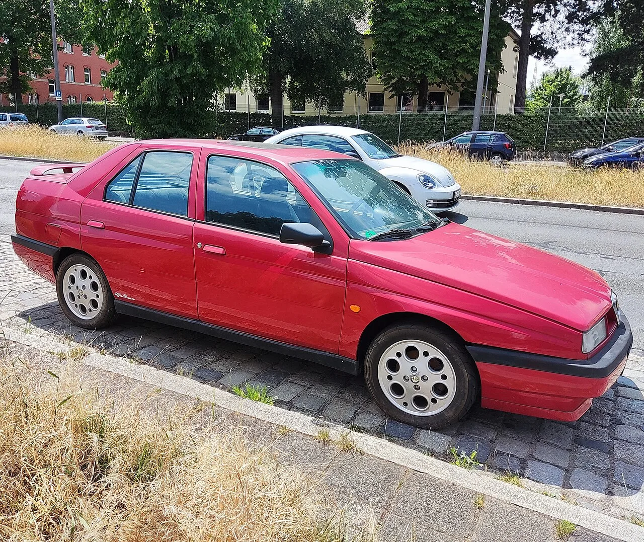 Alfa Romeo 155, side