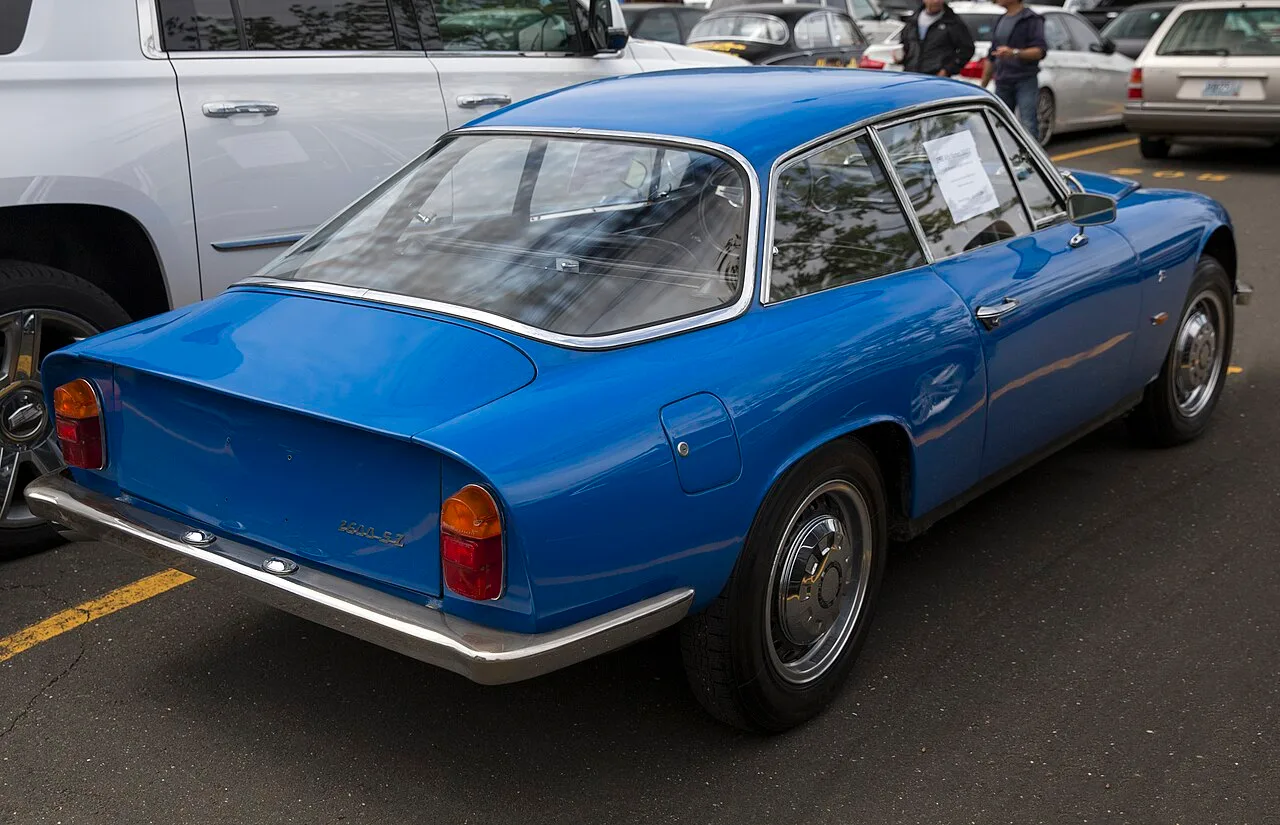 Alfa Romeo 2600, rear