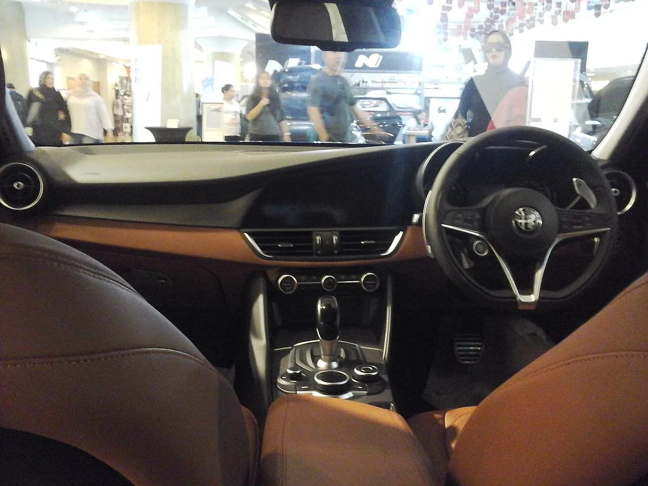 Alfa Romeo Giulia Quadrifoglio, interior