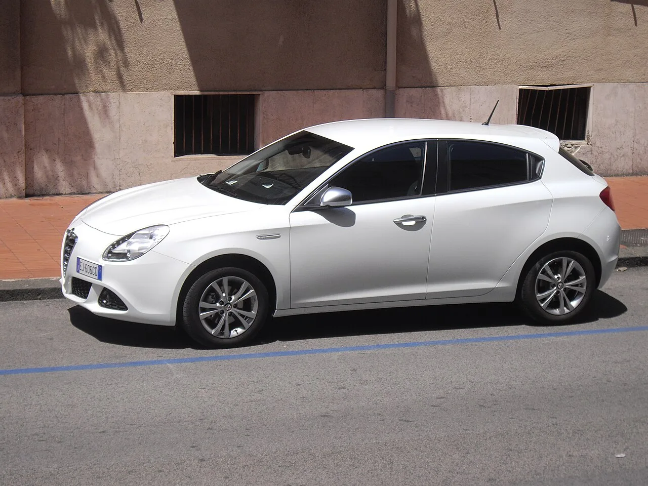 Alfa Romeo Giulietta Type 940, side