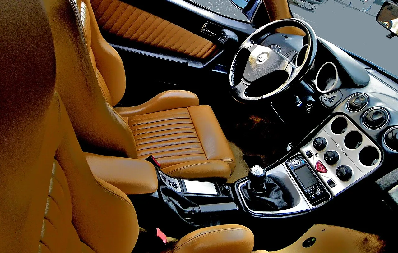 Alfa Romeo GTV, interior