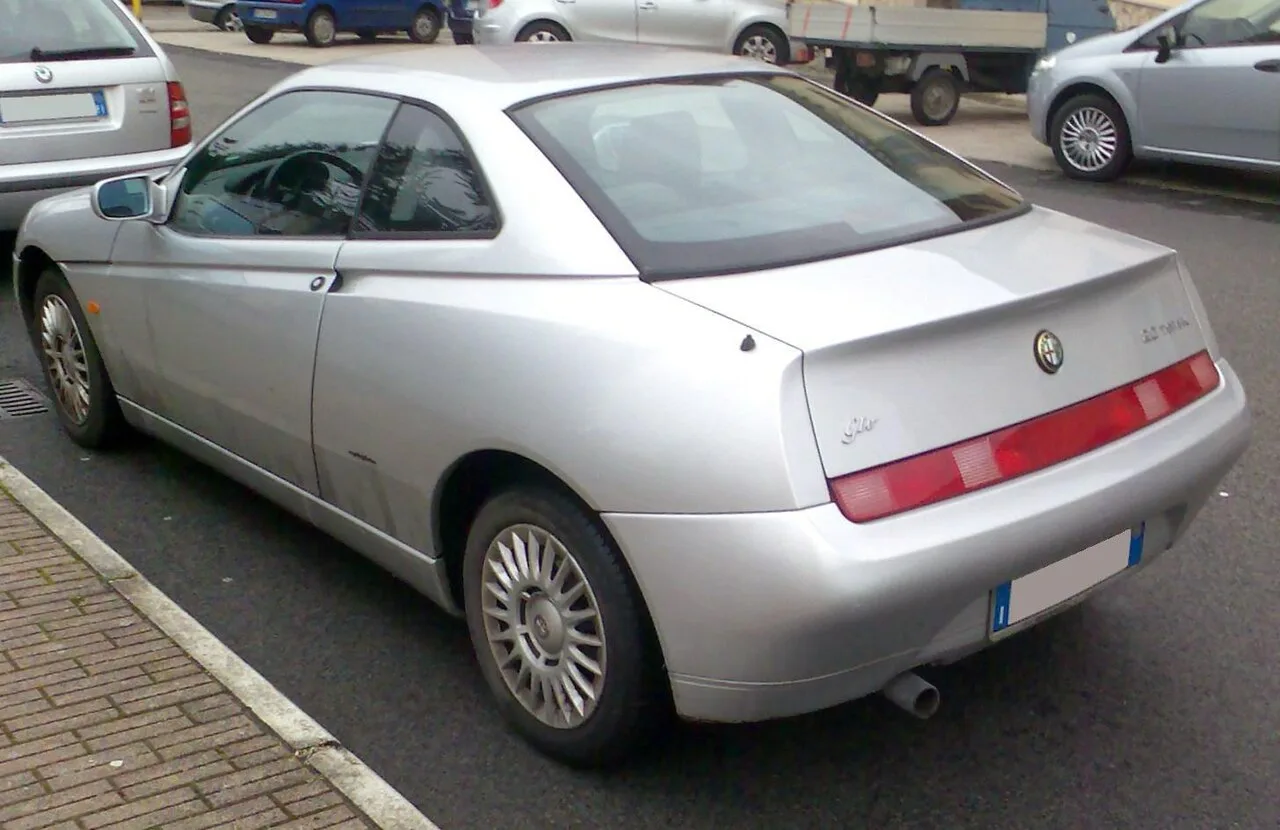 Alfa Romeo GTV, rear
