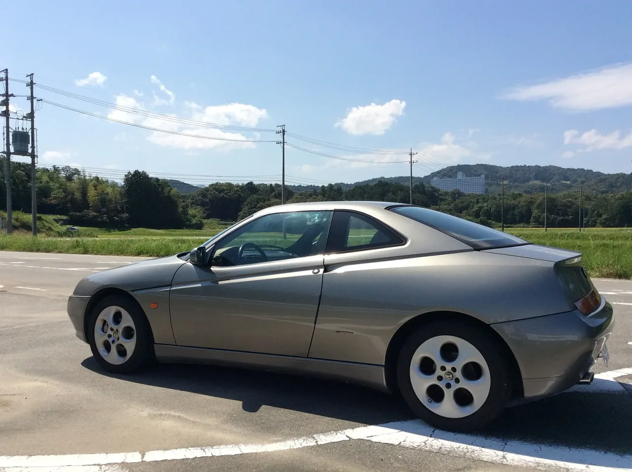 Alfa Romeo GTV, side