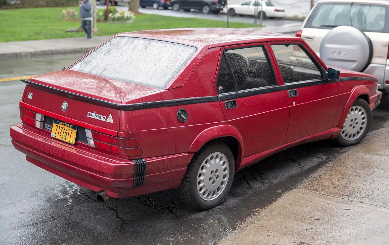 Alfa Romeo Milano, rear