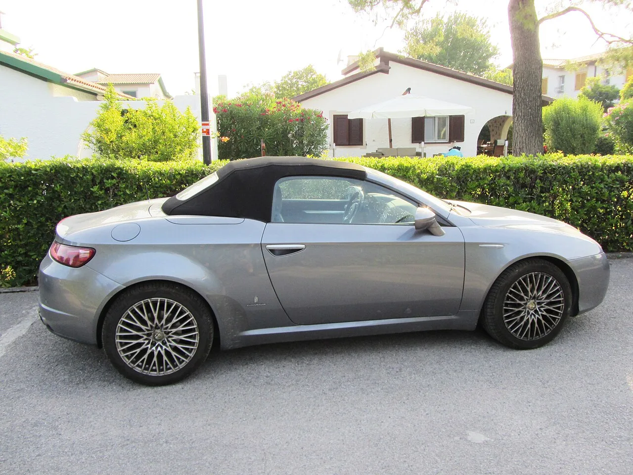 Alfa Romeo Spider Type 939, side