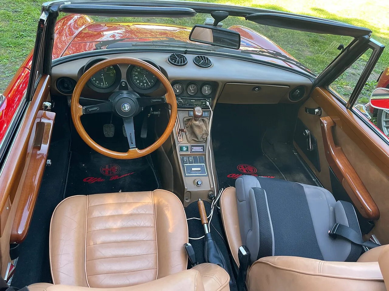 Alfa Romeo Spider Series 1, interior