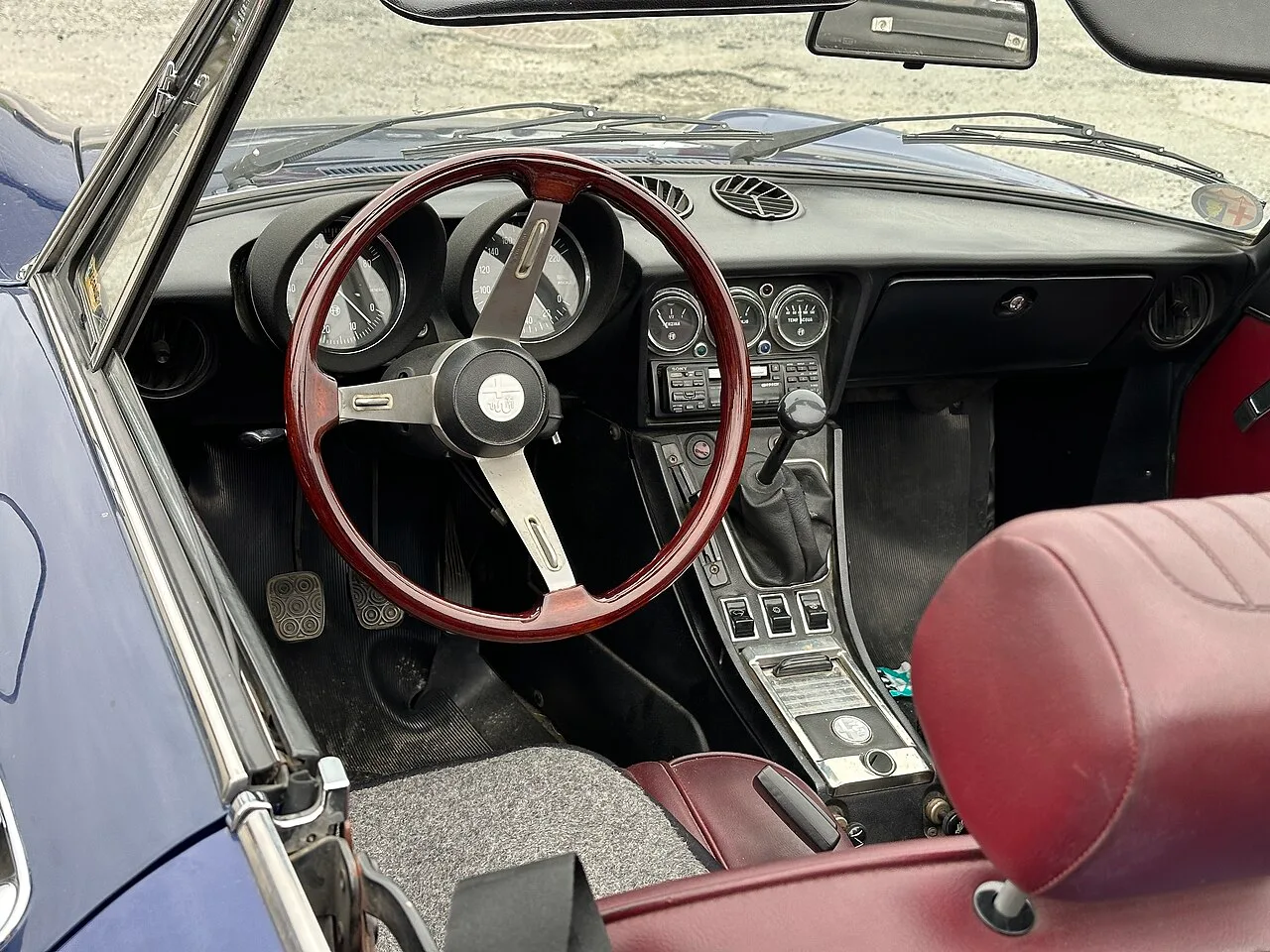 Alfa Romeo Spider Series 2, interior