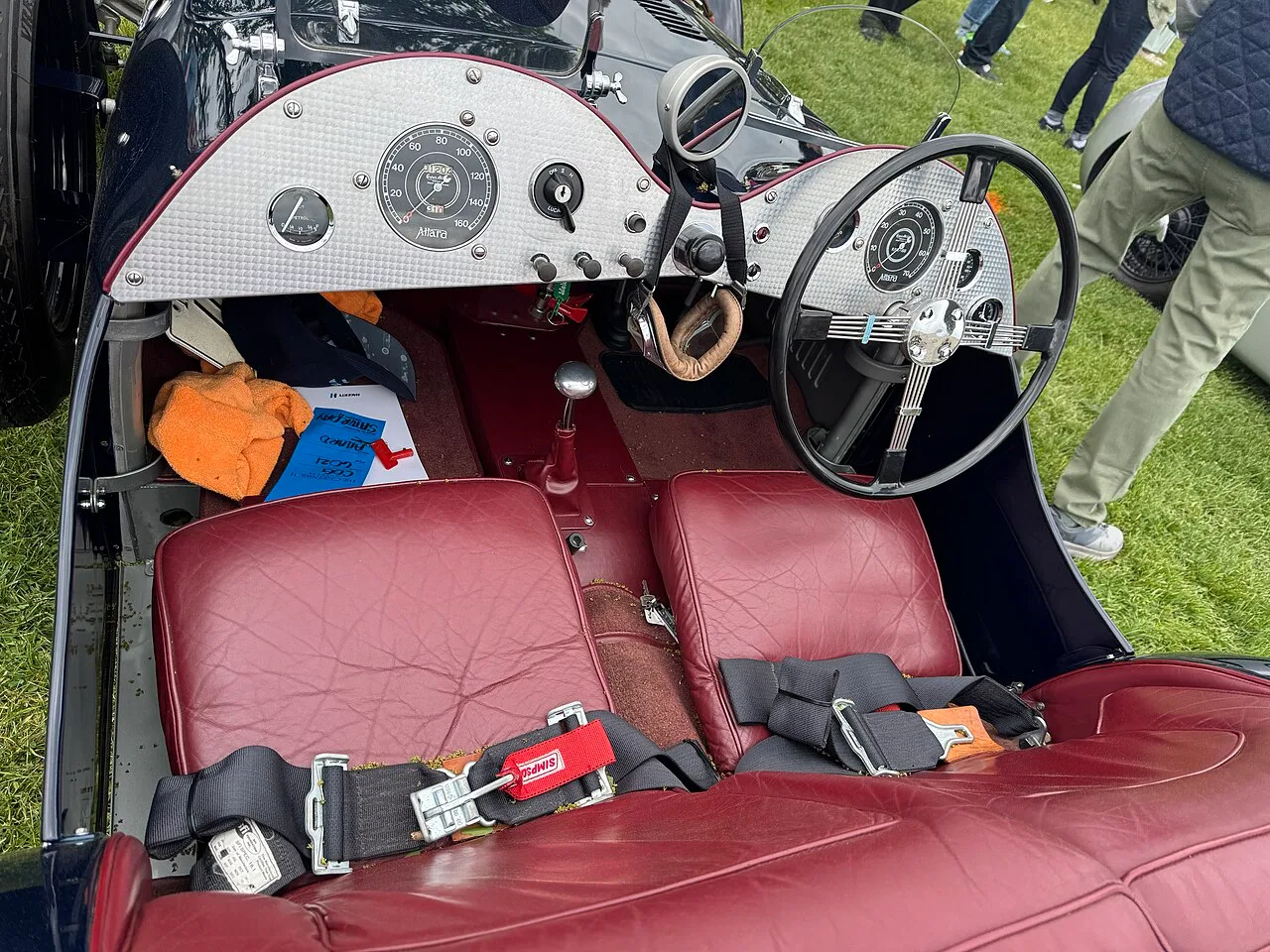 Allard J2, interior