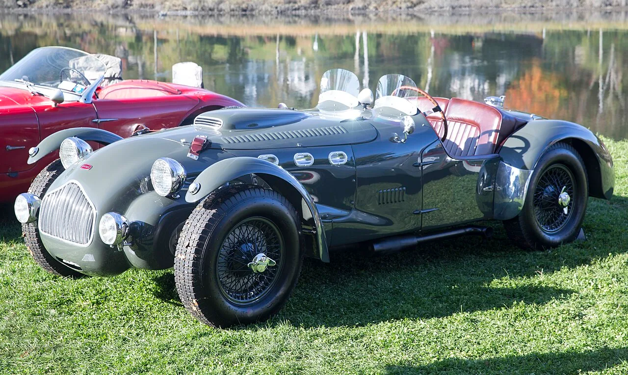 Allard J2X, interior