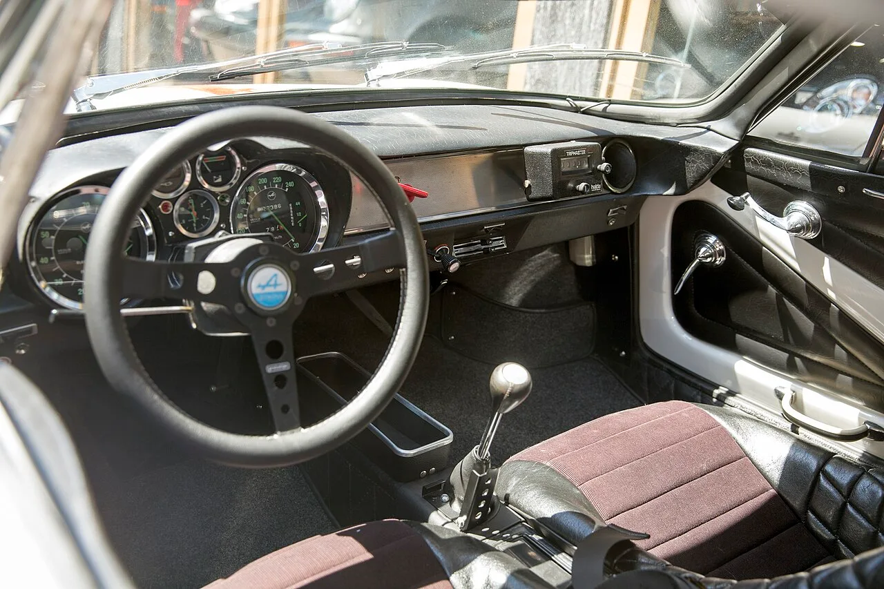 Alpine A110, interior