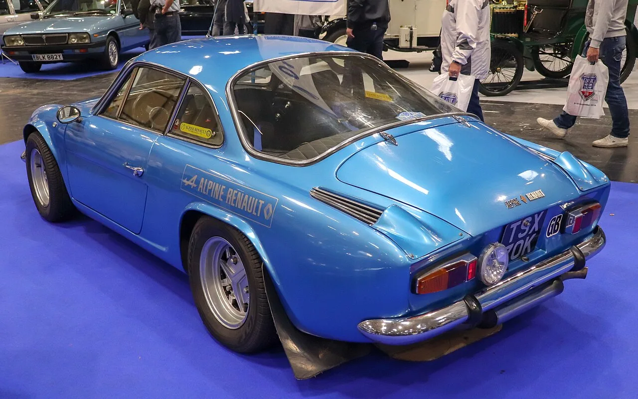 Alpine A110, rear