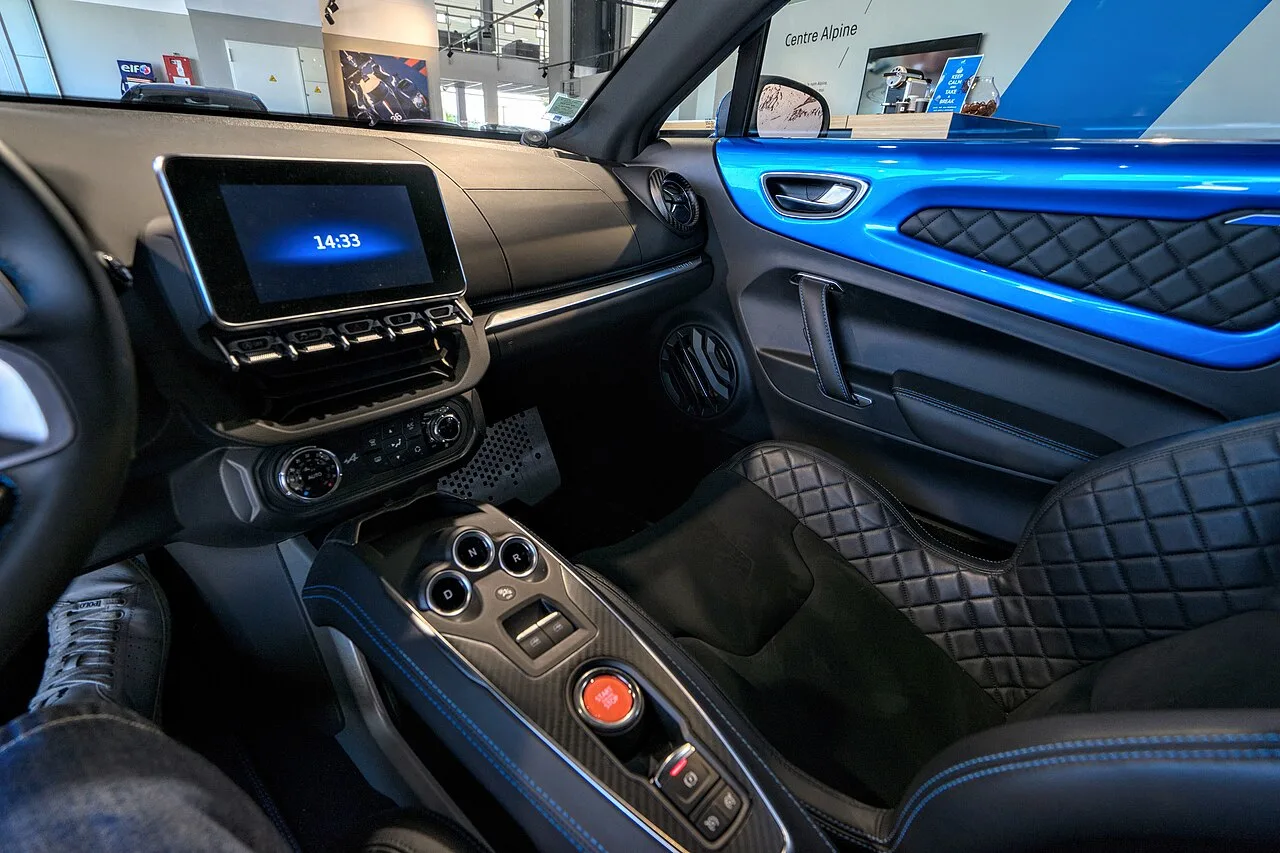 Alpine A110, interior