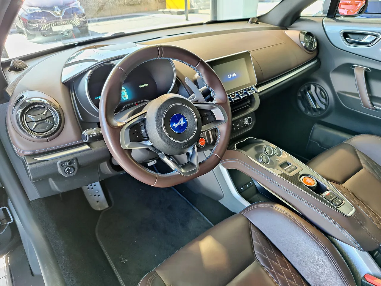 Alpine A110, side