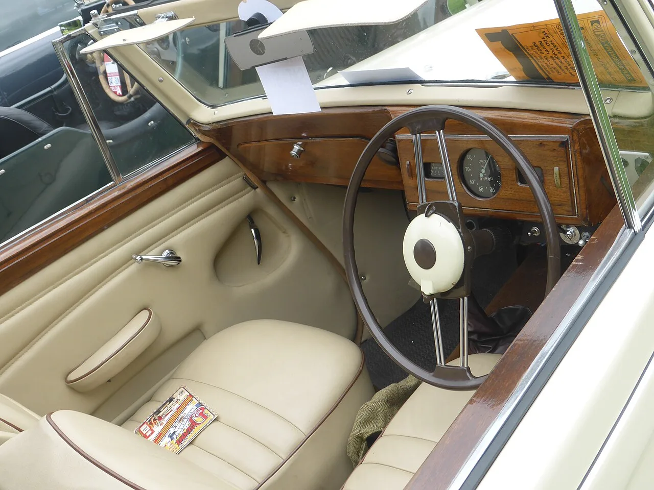 Armstrong Siddeley Hurricane, interior
