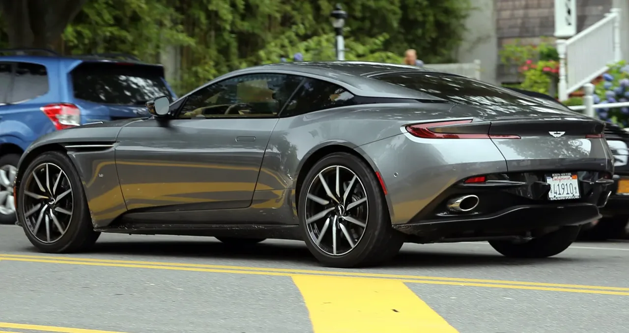 Aston Martin DB11, rear
