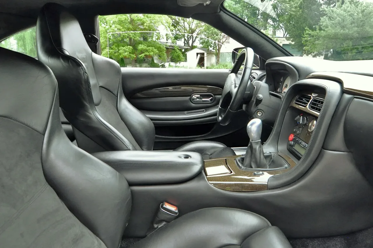 Aston Martin DB7, interior