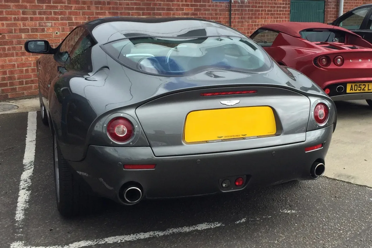 Aston Martin DB7, rear