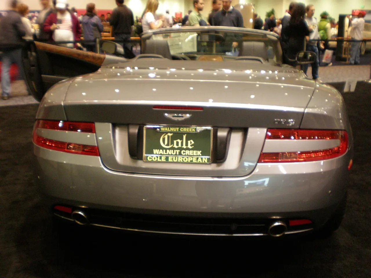 Aston Martin DB9, rear