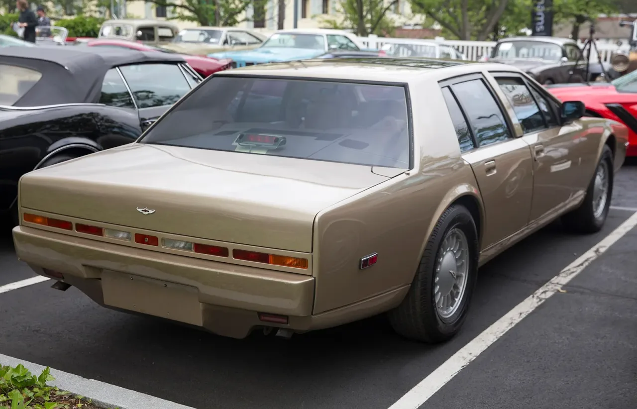 Aston Martin Lagonda, rear