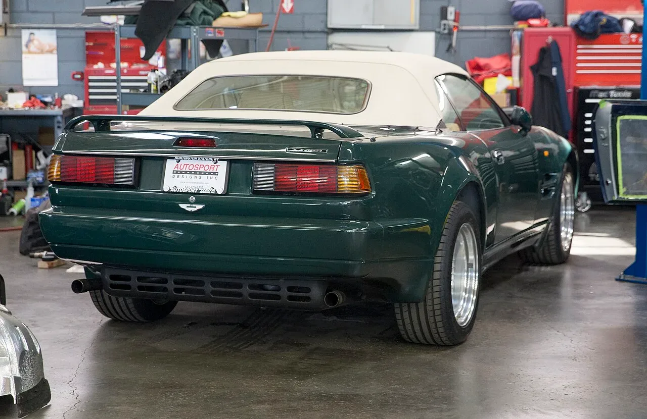 Aston Martin Virage, rear