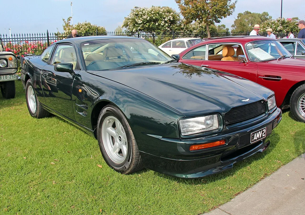 Aston Martin Virage, side
