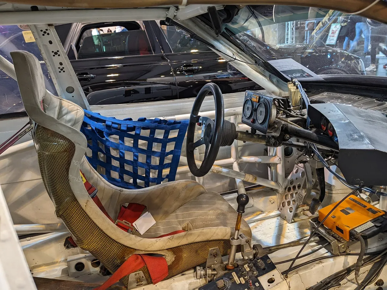 Audi 200, interior