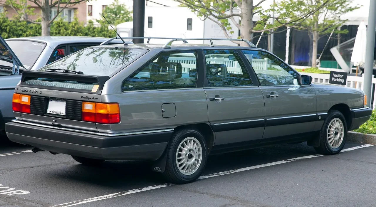 Audi 5000, rear