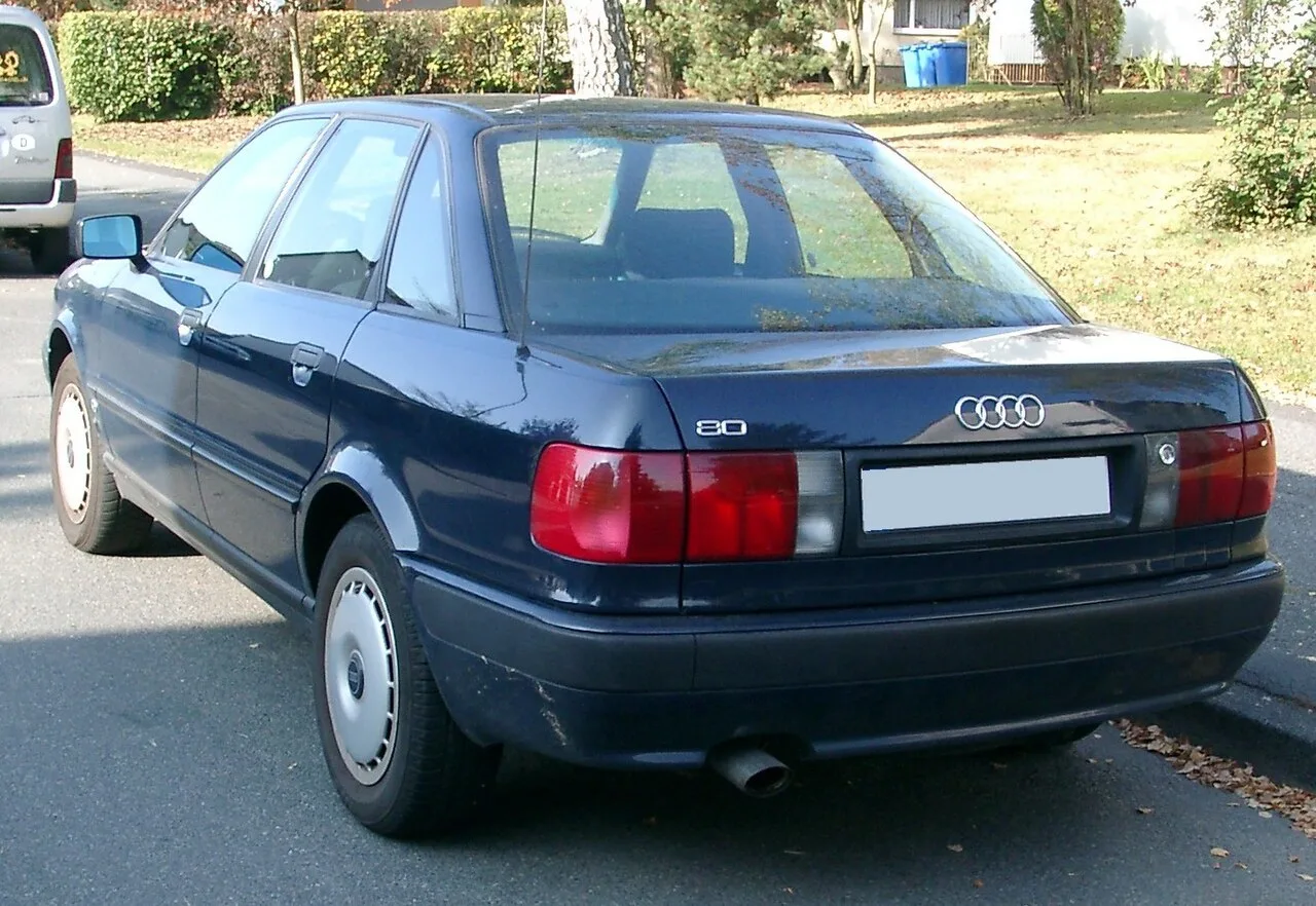 Audi 80, rear