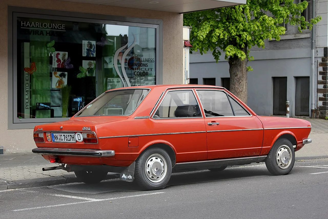 Audi 80, side