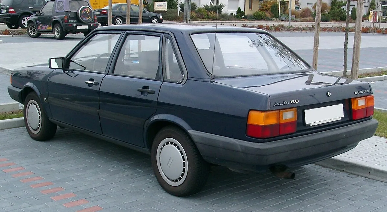 Audi 80, rear