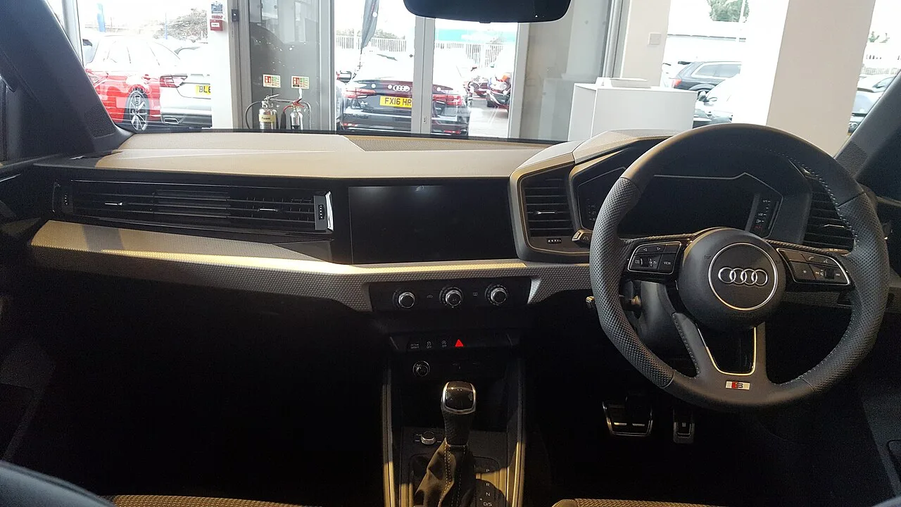 Audi A1, interior