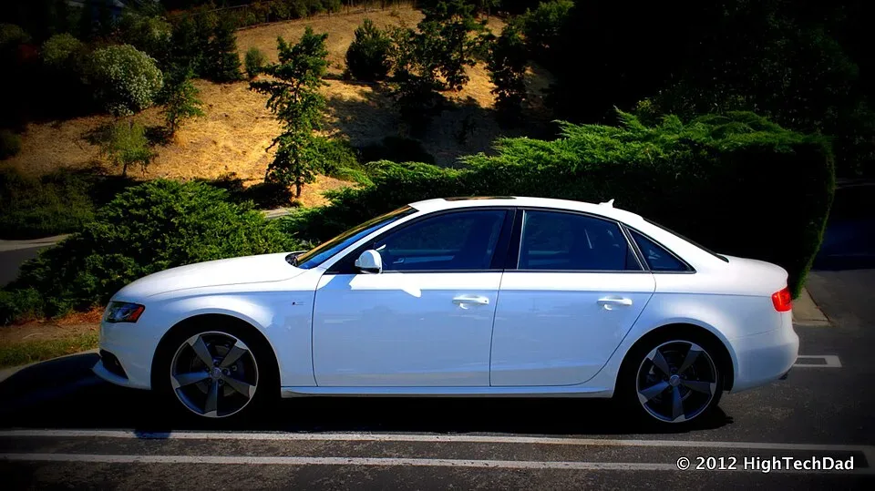 Audi A4, side