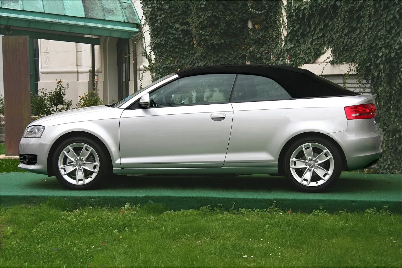 Audi Cabriolet, side