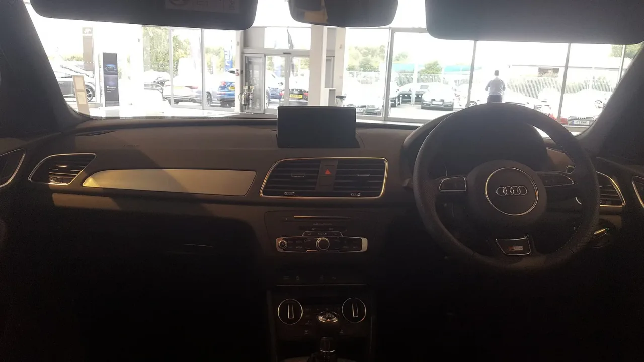 Audi Q3, interior