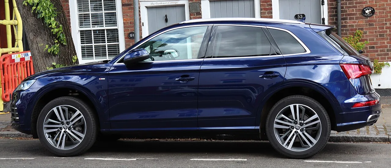 Audi Q5, side