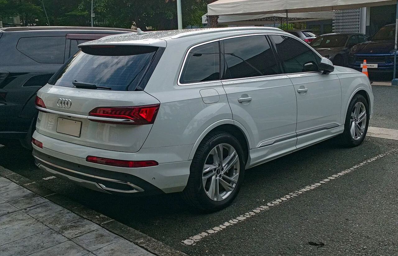 Audi Q7, rear