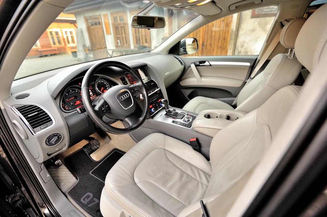 Audi Q7, interior