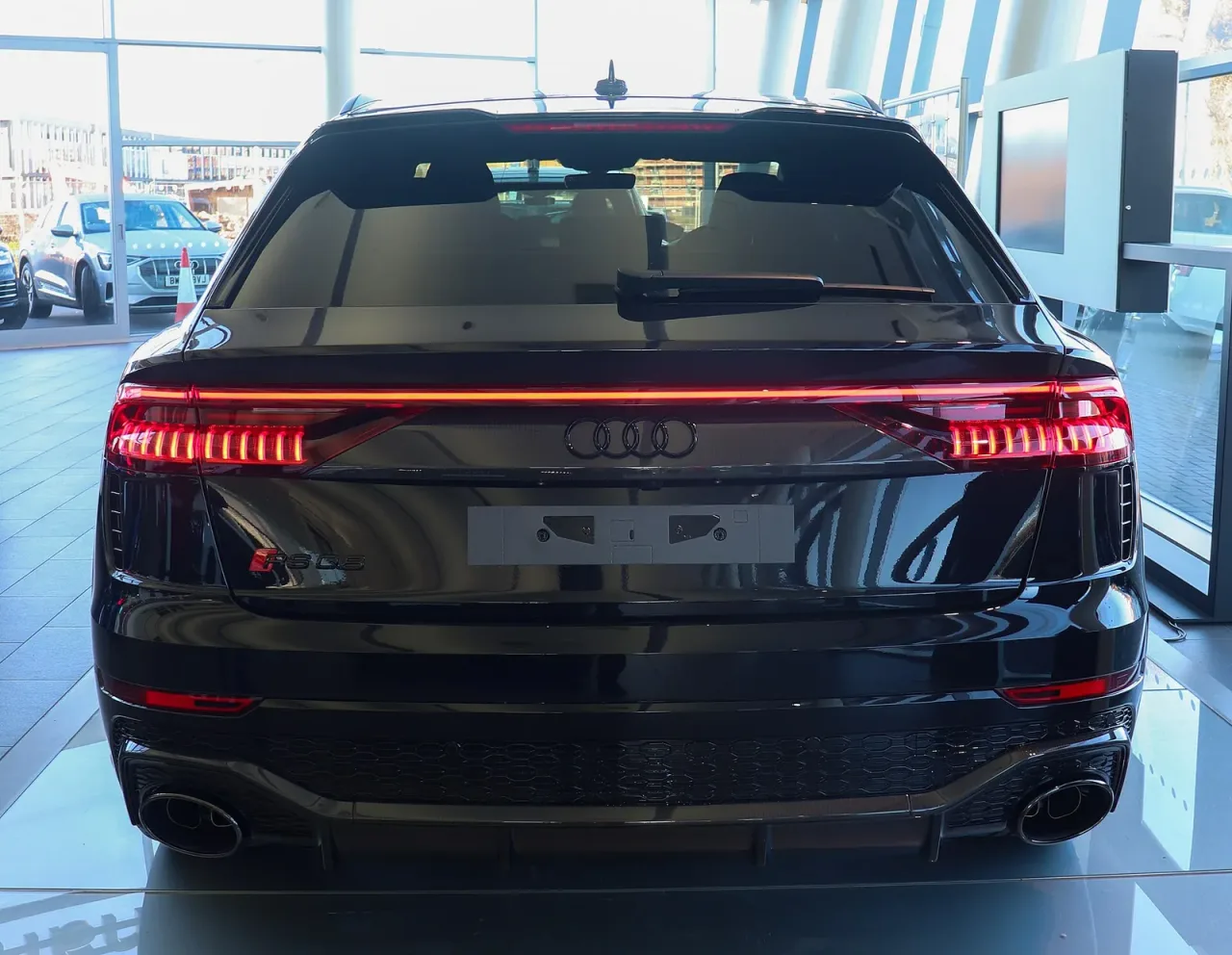 Audi RS Q8, rear