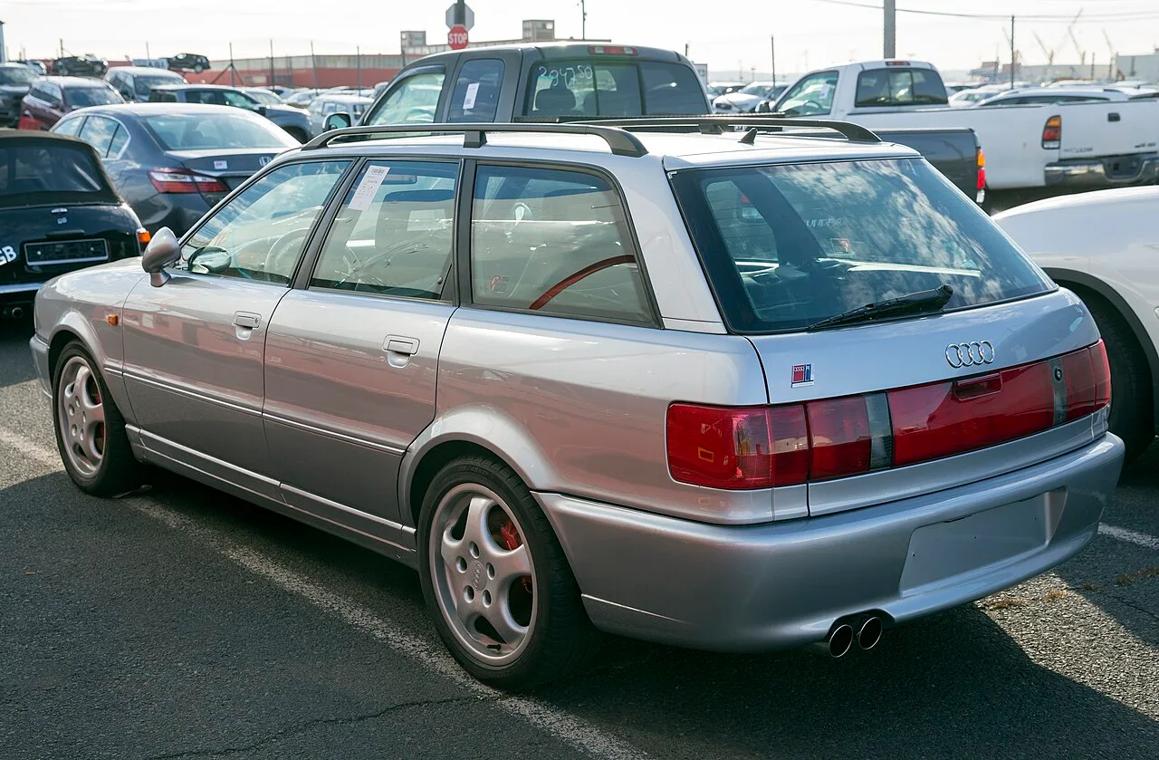 Audi RS2 Avant, rear