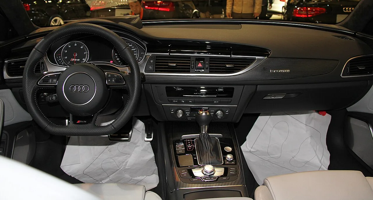 Audi RS6 Avant, interior