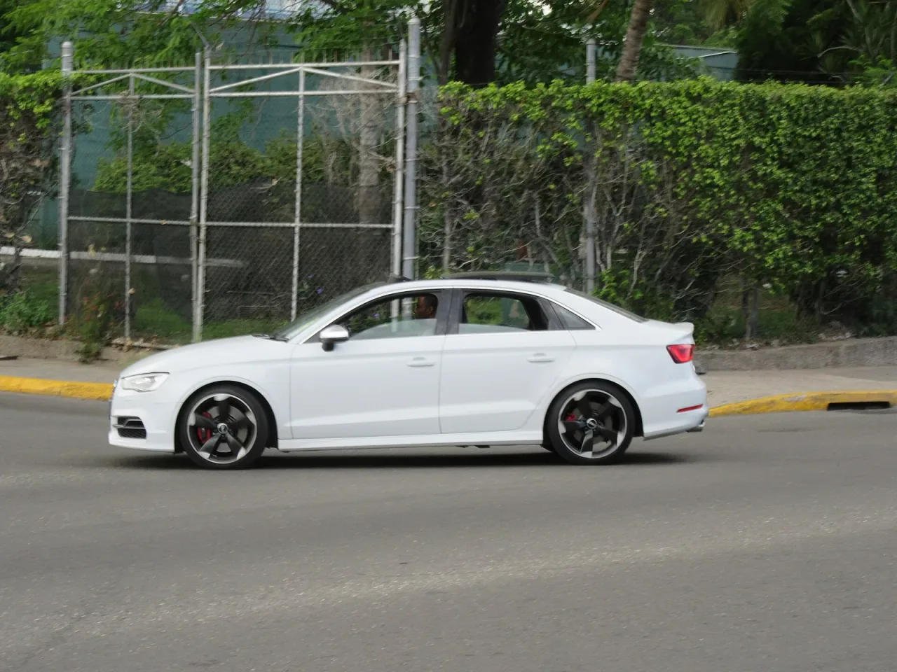 Audi S3, side