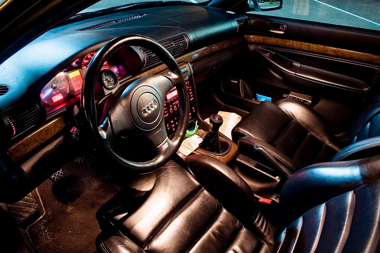 Audi S4, interior