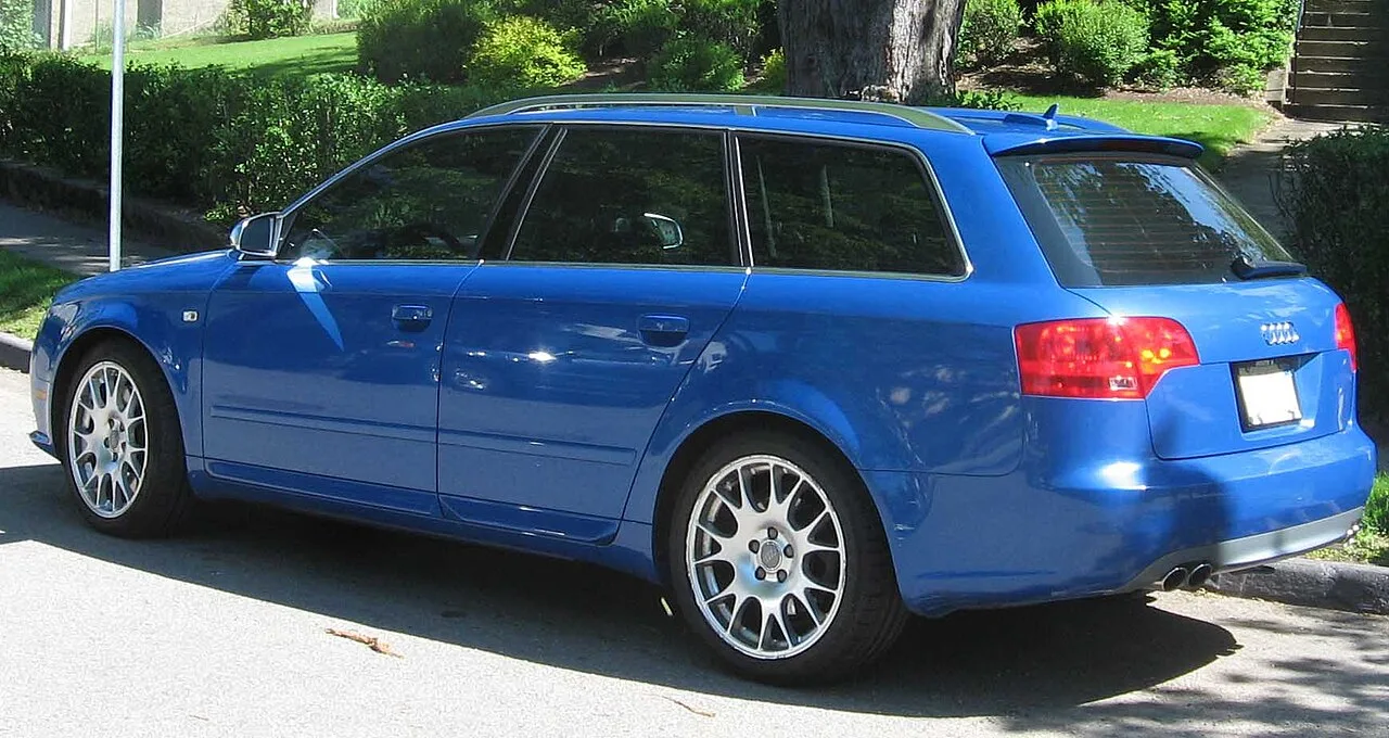 Audi S4, rear